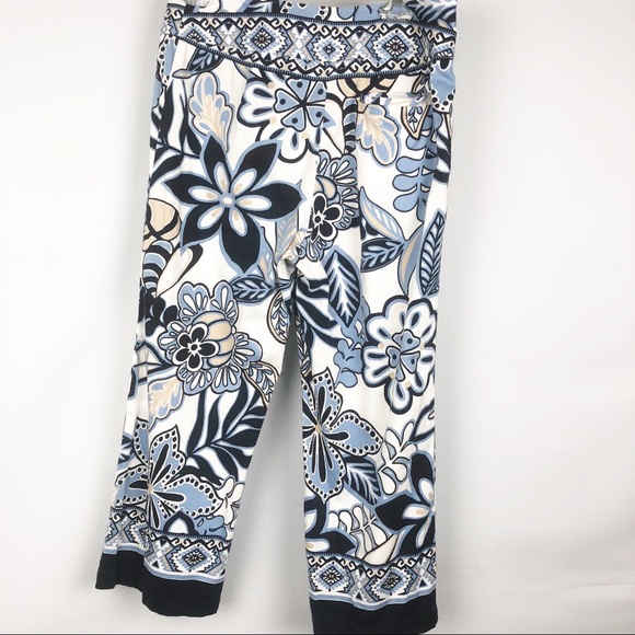 Catherine Stewart | Floral Patterned Capri - Picture 2 of 6